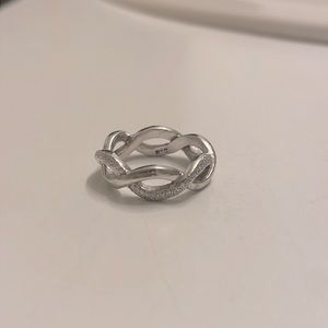 Sterling silver infinity ring size 6